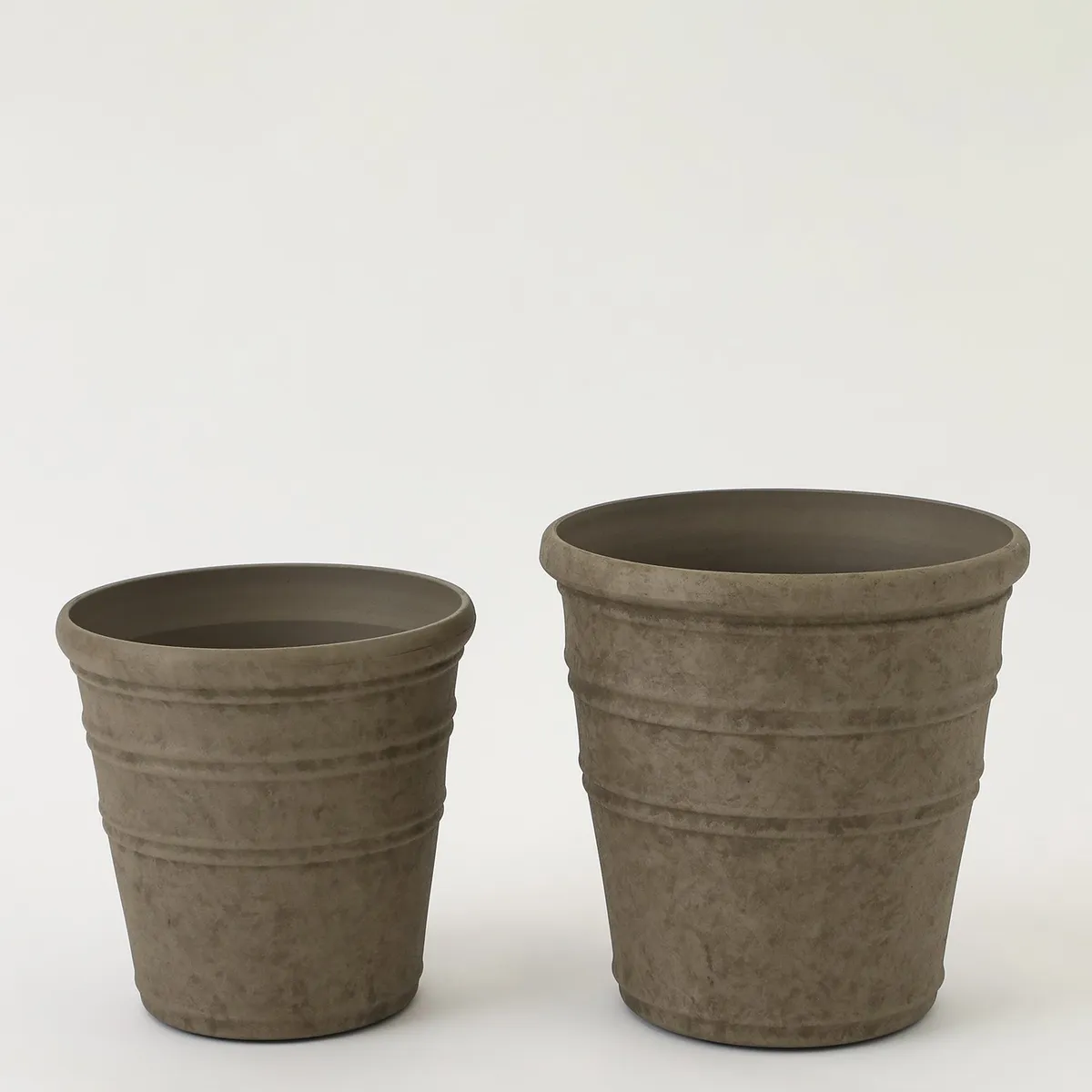 BASEMENT HOME - Maceta Interior/Exterior Marrón de Poliresina 