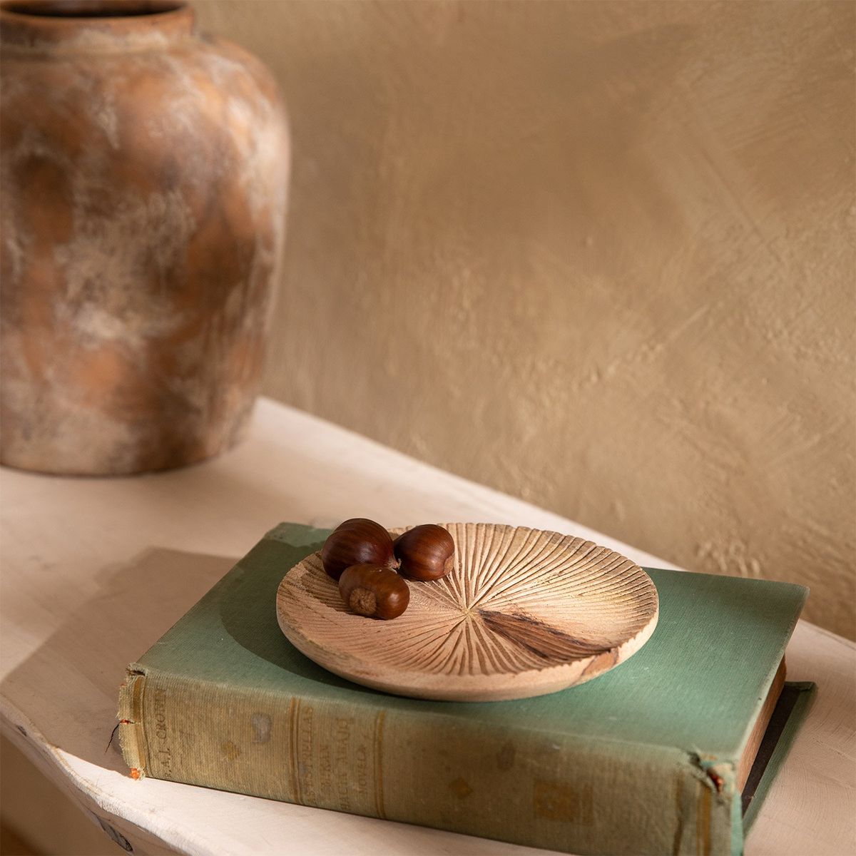 BASEMENT HOME - Plato Decorativo Dorado 15cm