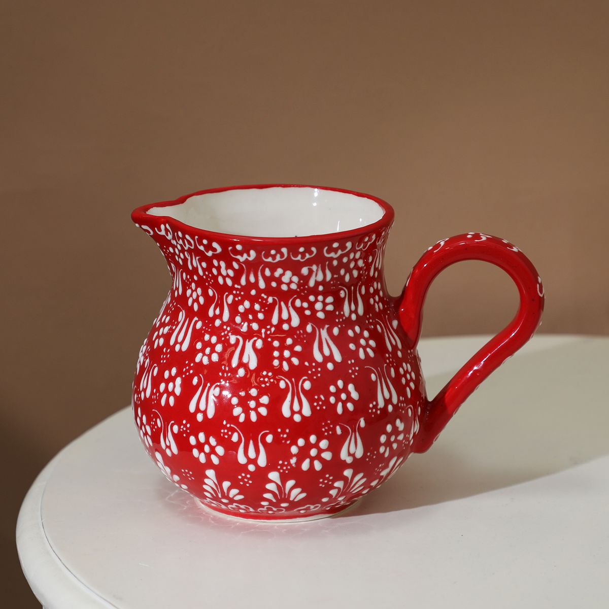 MYTH ARTS - Jarra Cerámica Roja Con Diseño 15cm