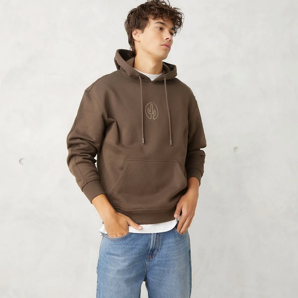 BEARCLIFF - Polera Canguro Relaxed Fit Hombre Bearcliff