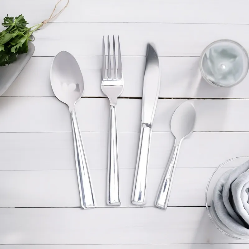 BENETTON - Juego De Cubiertos 24 Piezas Benetton