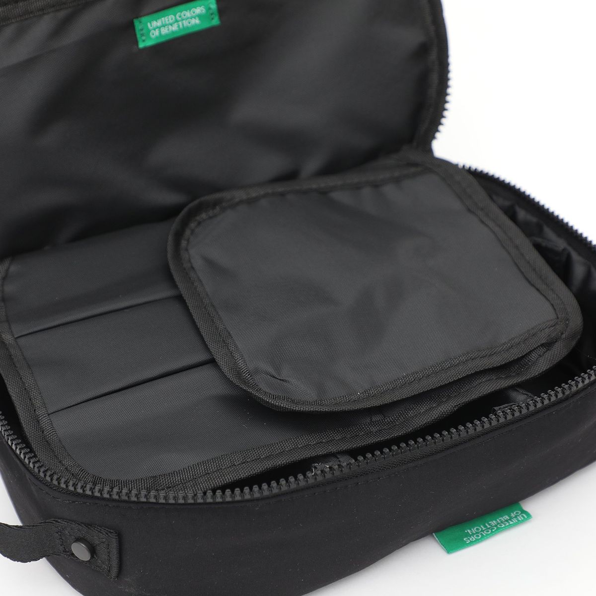 BENETTON - Cosmetiquera Benetton 