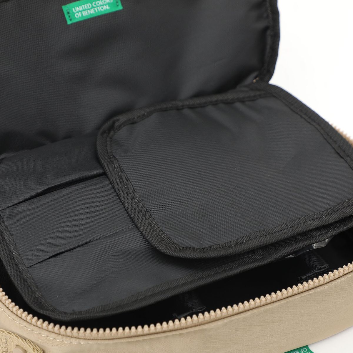 BENETTON - Cosmetiquera Benetton 