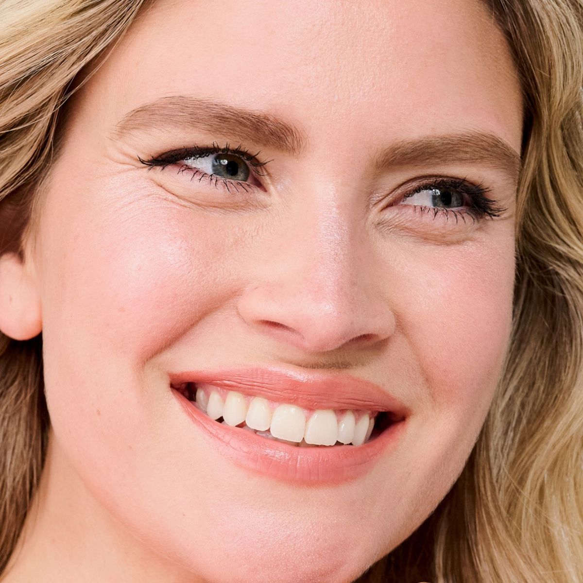 BENEFIT - Mighty Fine Lápiz para Cejas 