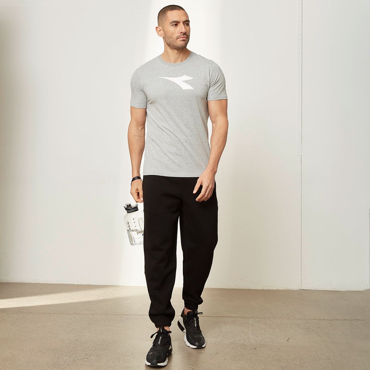 DIADORA - Buzo Jogger Deportivo Hombre Diadora