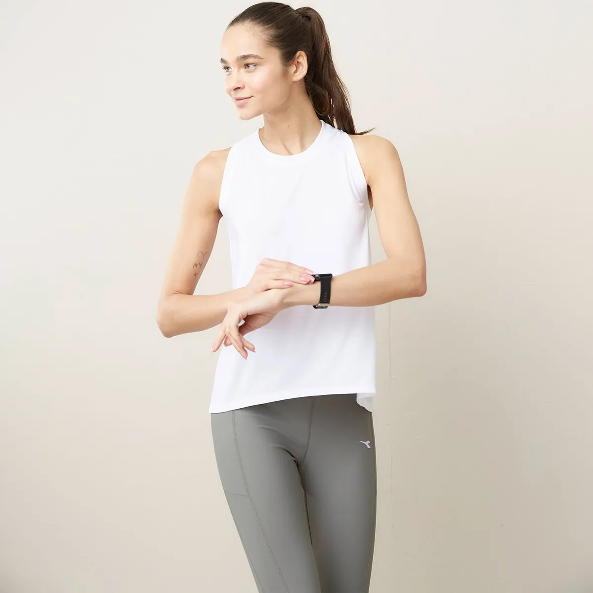 DIADORA - Tank Top Con Bra Deportivo Mujer Diadora