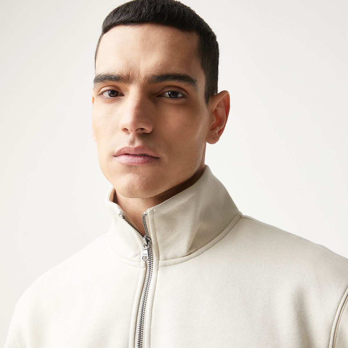 BASEMENT - Polera Casual Regular Hombre Basement