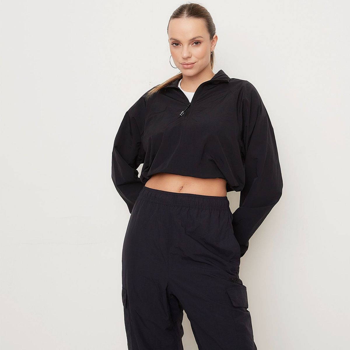 MOSSIMO - Polera Crop Cortaviento Half Zipper Deportiva Mossimo