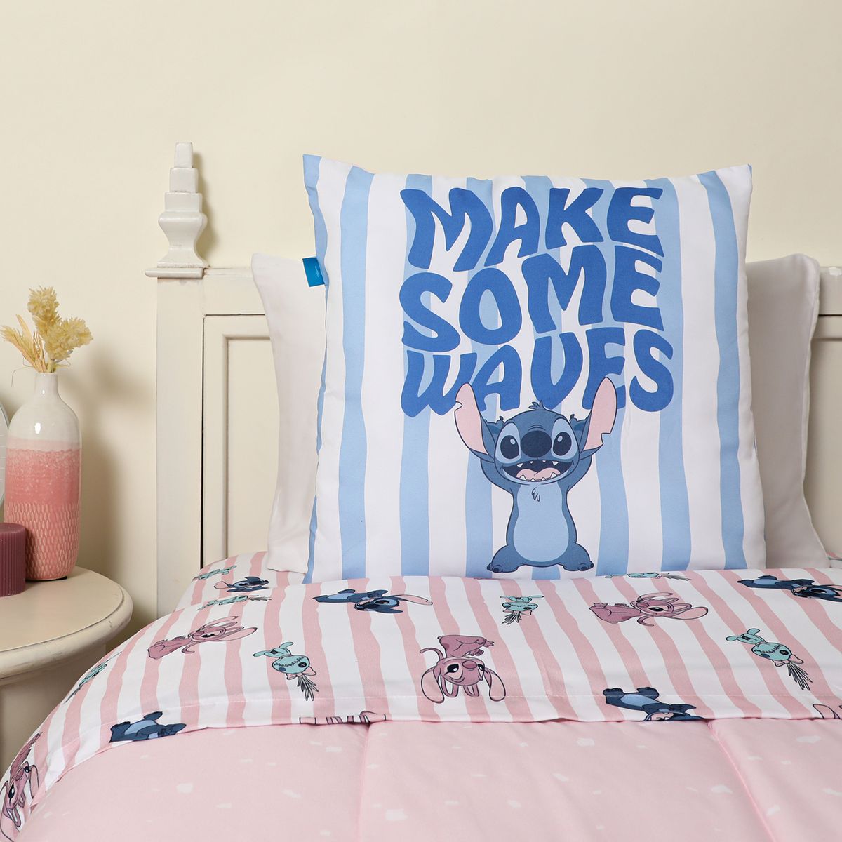 DISNEY - Cojín Angela Stitch 45x45cm