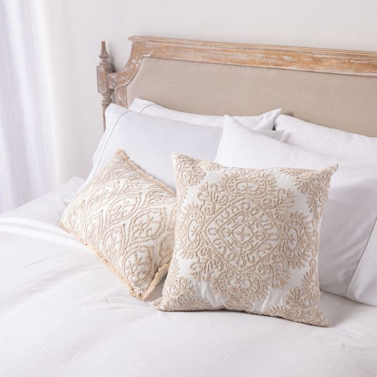 ROBERTA ALLEN - Cojín Bordado Veronica 50x50cm