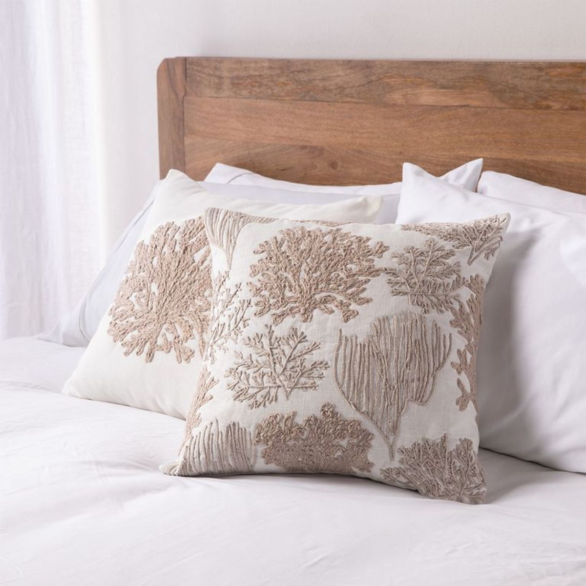 BASEMENT HOME - Cojín De Terraza Bordado 100% Algodón