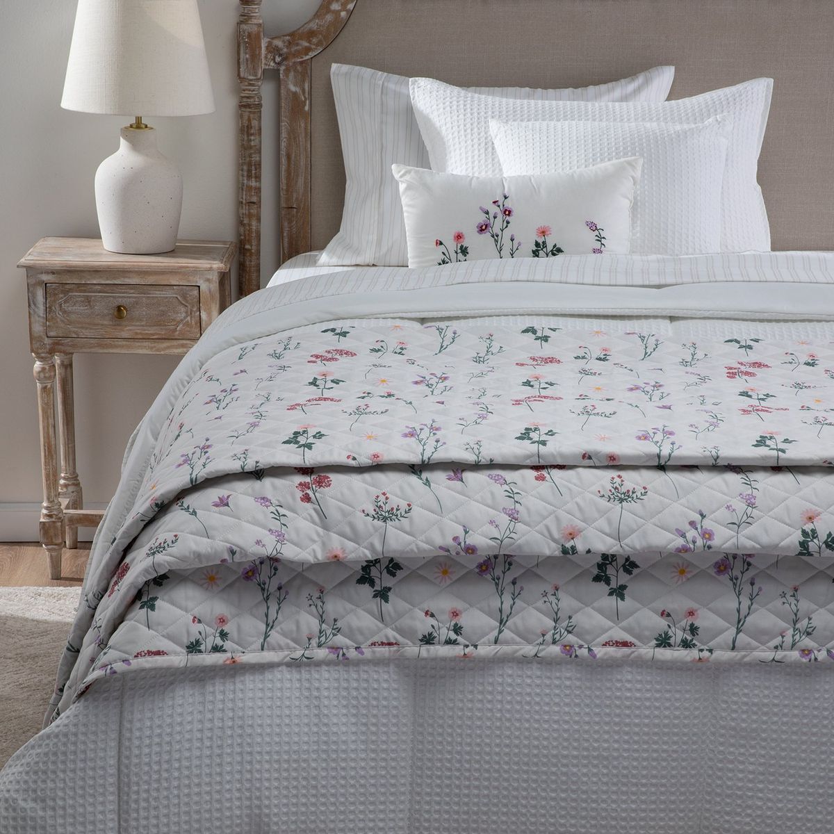 ROBERTA ALLEN - Juego de Cama 10 Piezas Anne : Edredón + Cubrecama + Sábanas + Cojines + Fundas de Almohada.