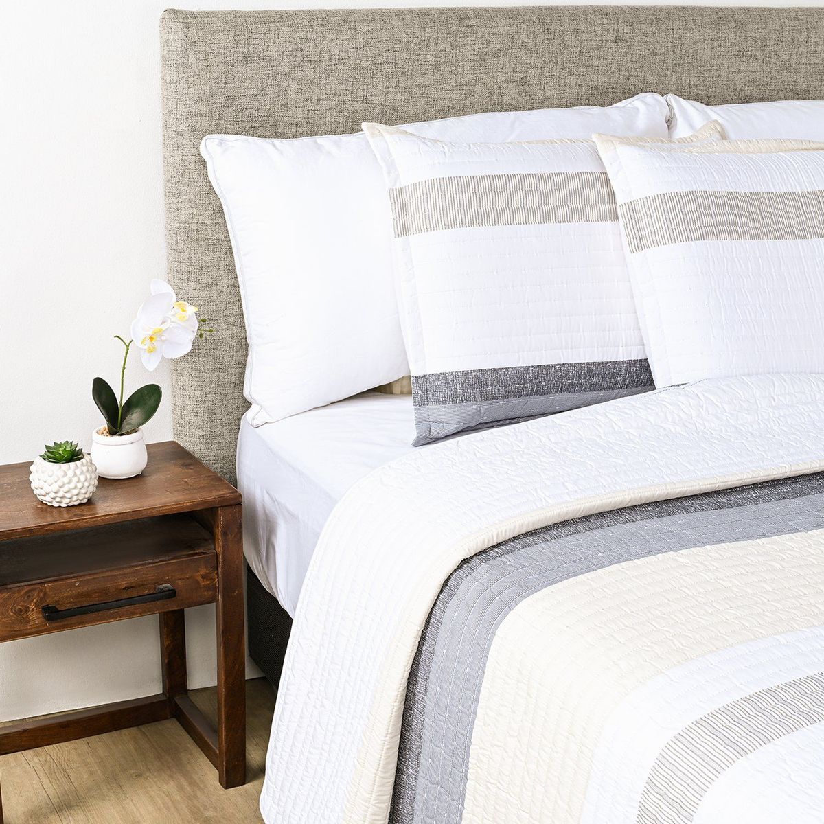 BASEMENT HOME - Cubrecama Estampado Robert