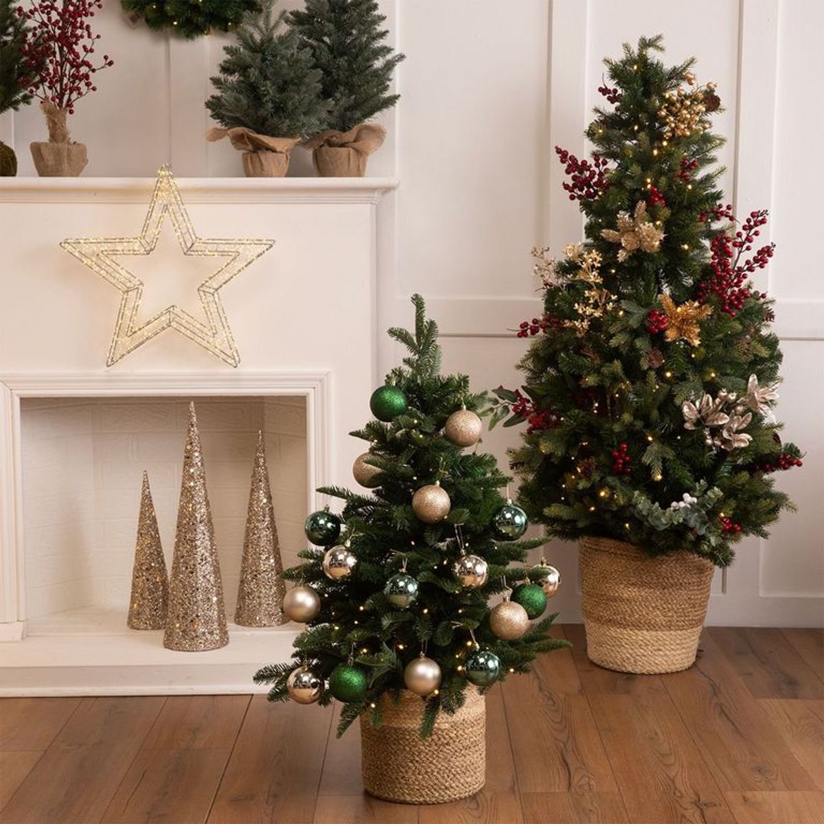 MICA - Rama Flor Navideña Poinsettia Dorada 20cm