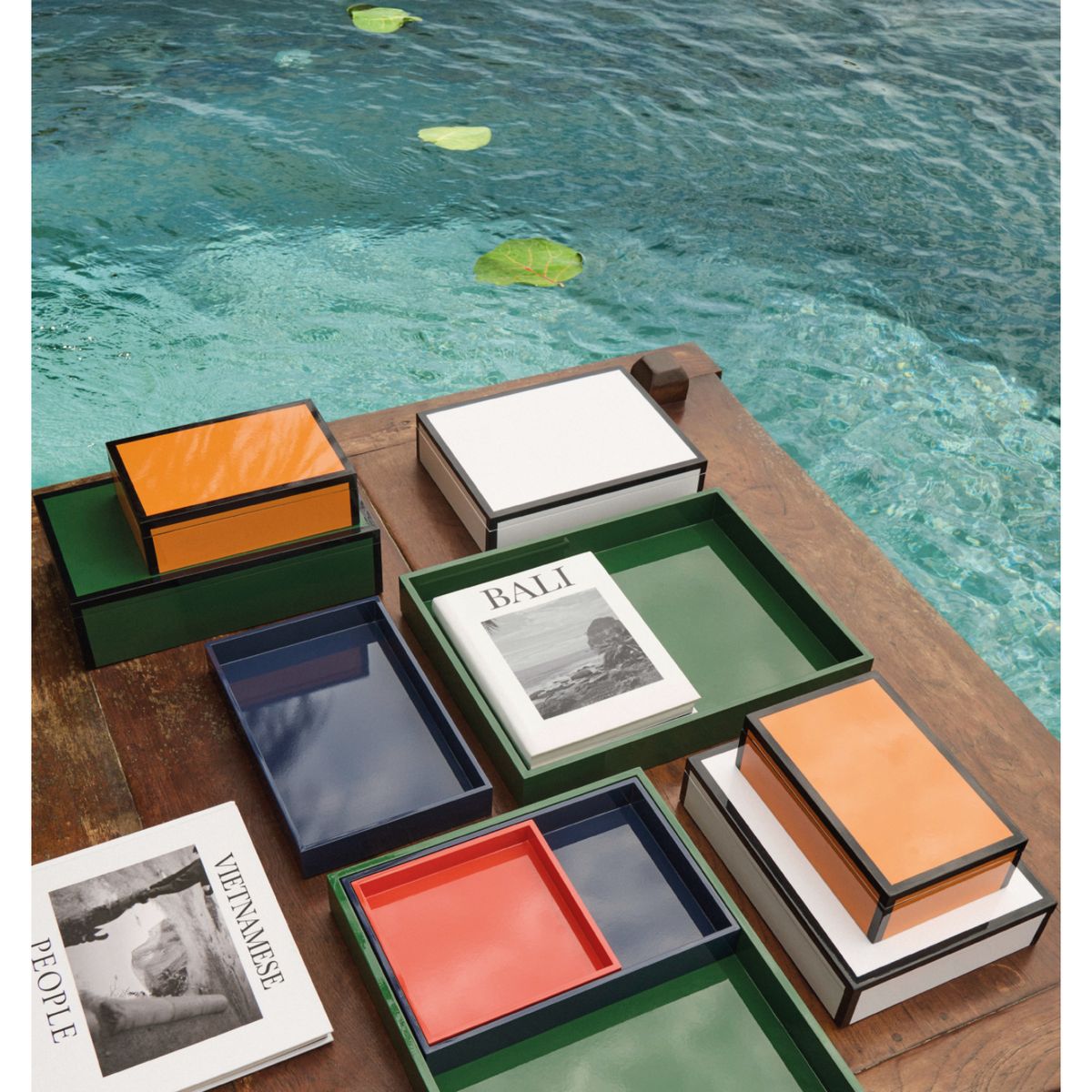 BASEMENT HOME - Caja Laqueada Verde 37x21cm