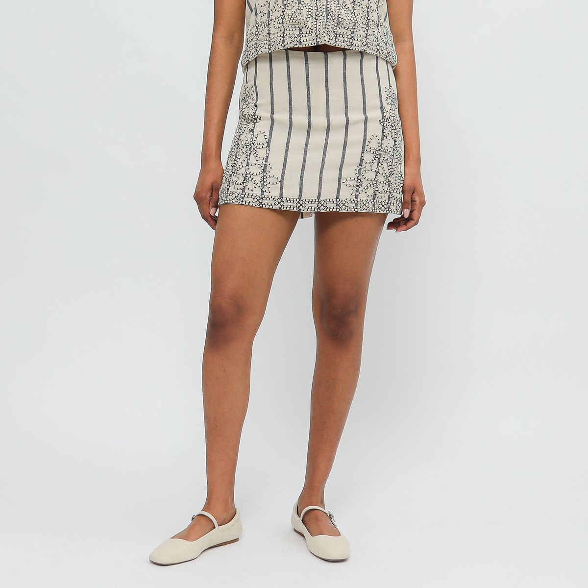 BASEMENT - Falda Short Mujer Basement