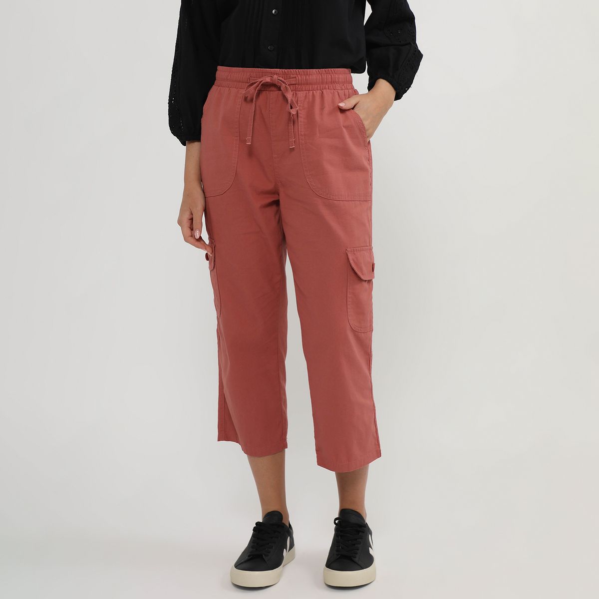 UNIVERSITY CLUB - Pantalón Capri Tiro Medio Mujer University Club