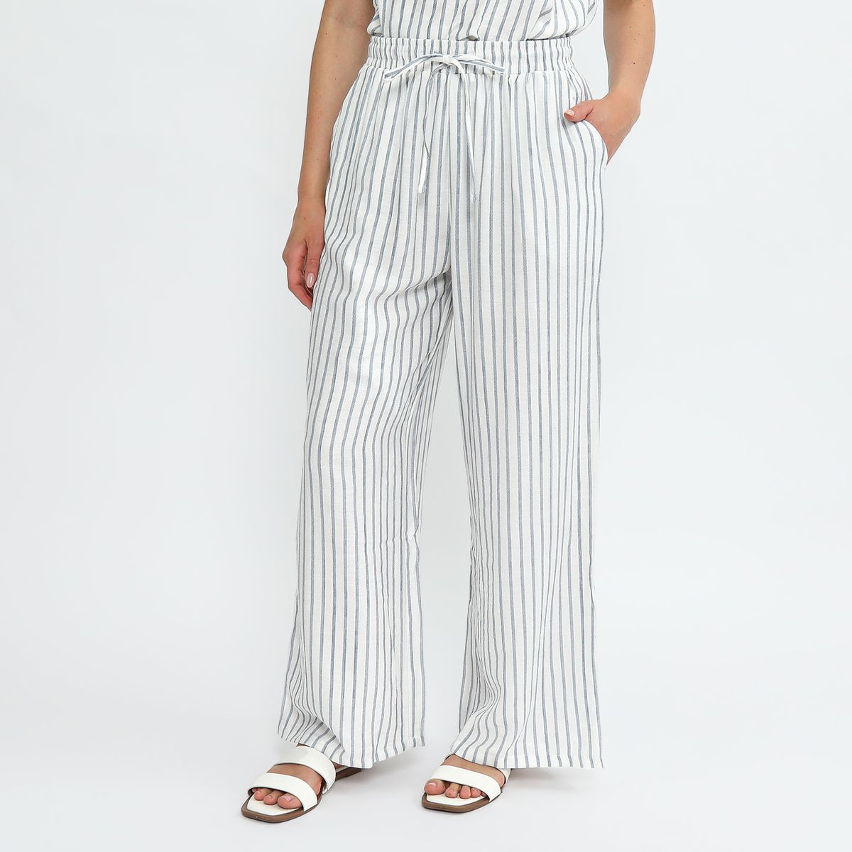 UNIVERSITY CLUB - Pantalón Regular Tiro Medio Mujer University Club