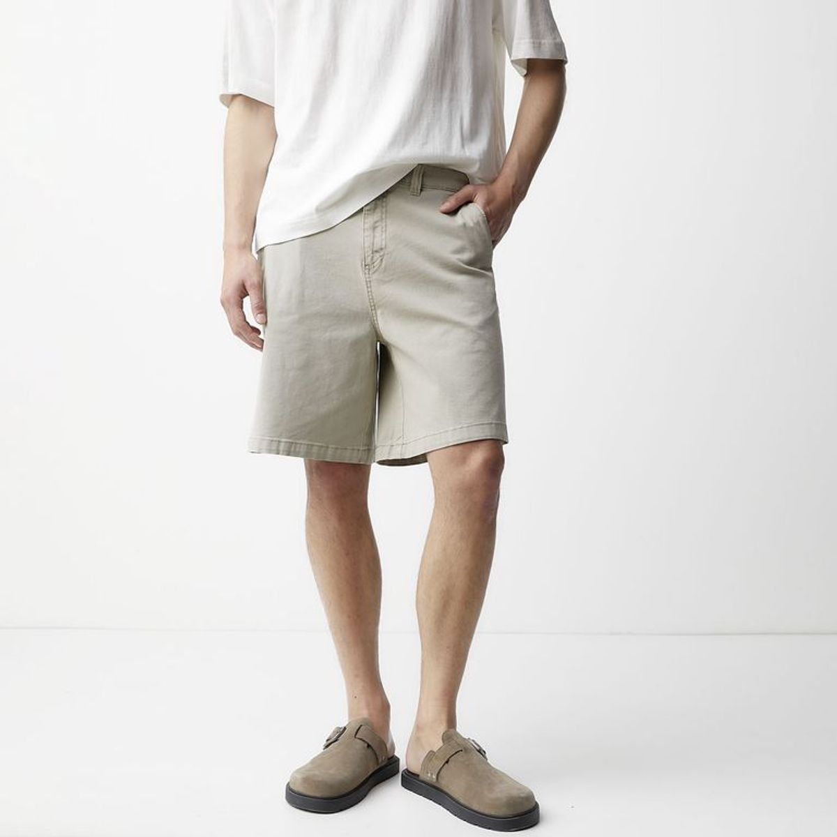 BASEMENT - Short Regular Fit Hombre Basement