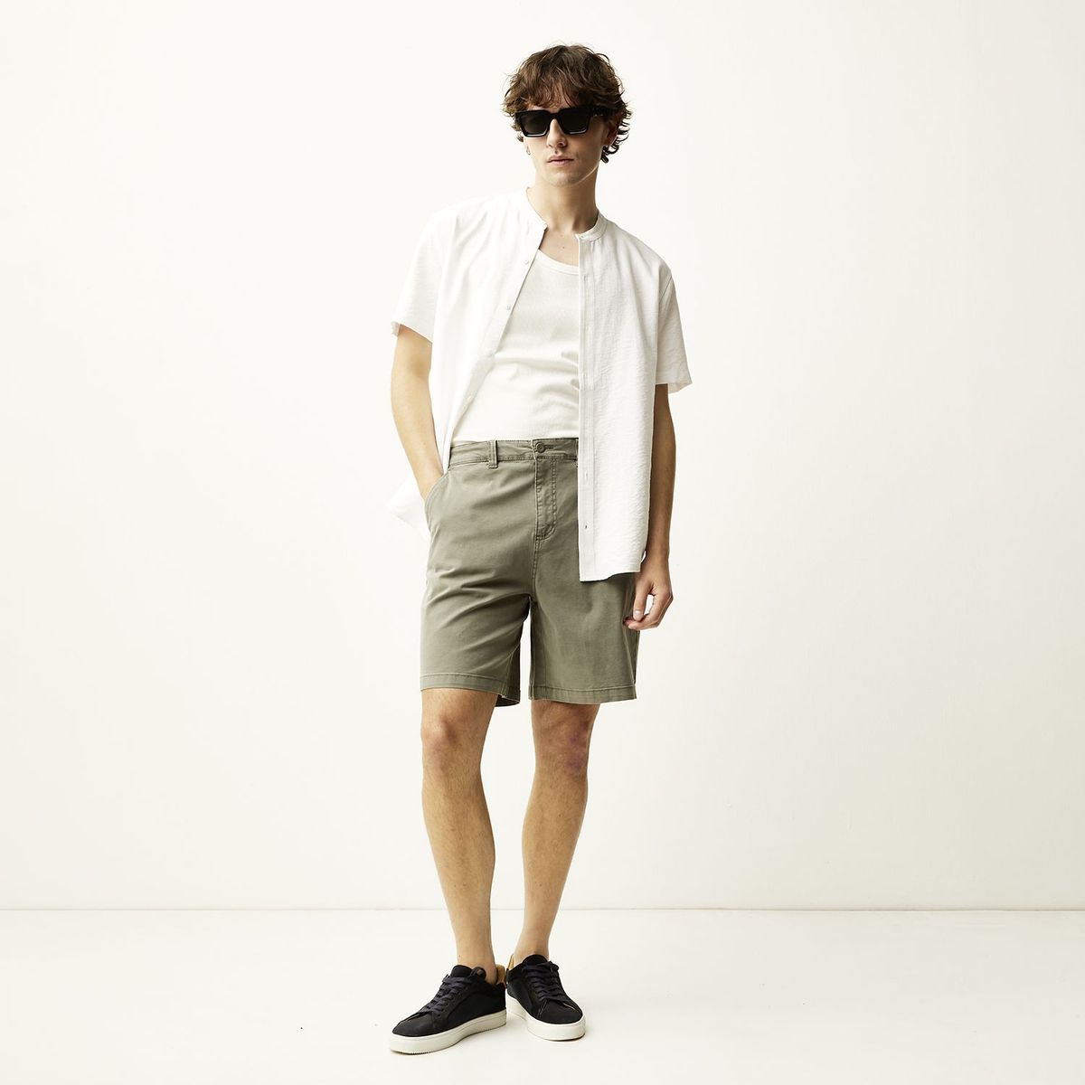 BASEMENT - Short Regular Fit Hombre Basement