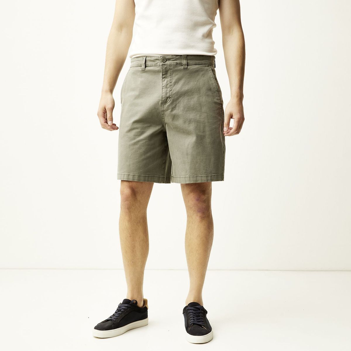 BASEMENT - Short Regular Fit Hombre Basement