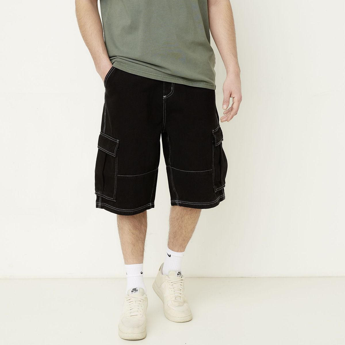 BEARCLIFF - Short Skater Fit Hombre Bearcliff
