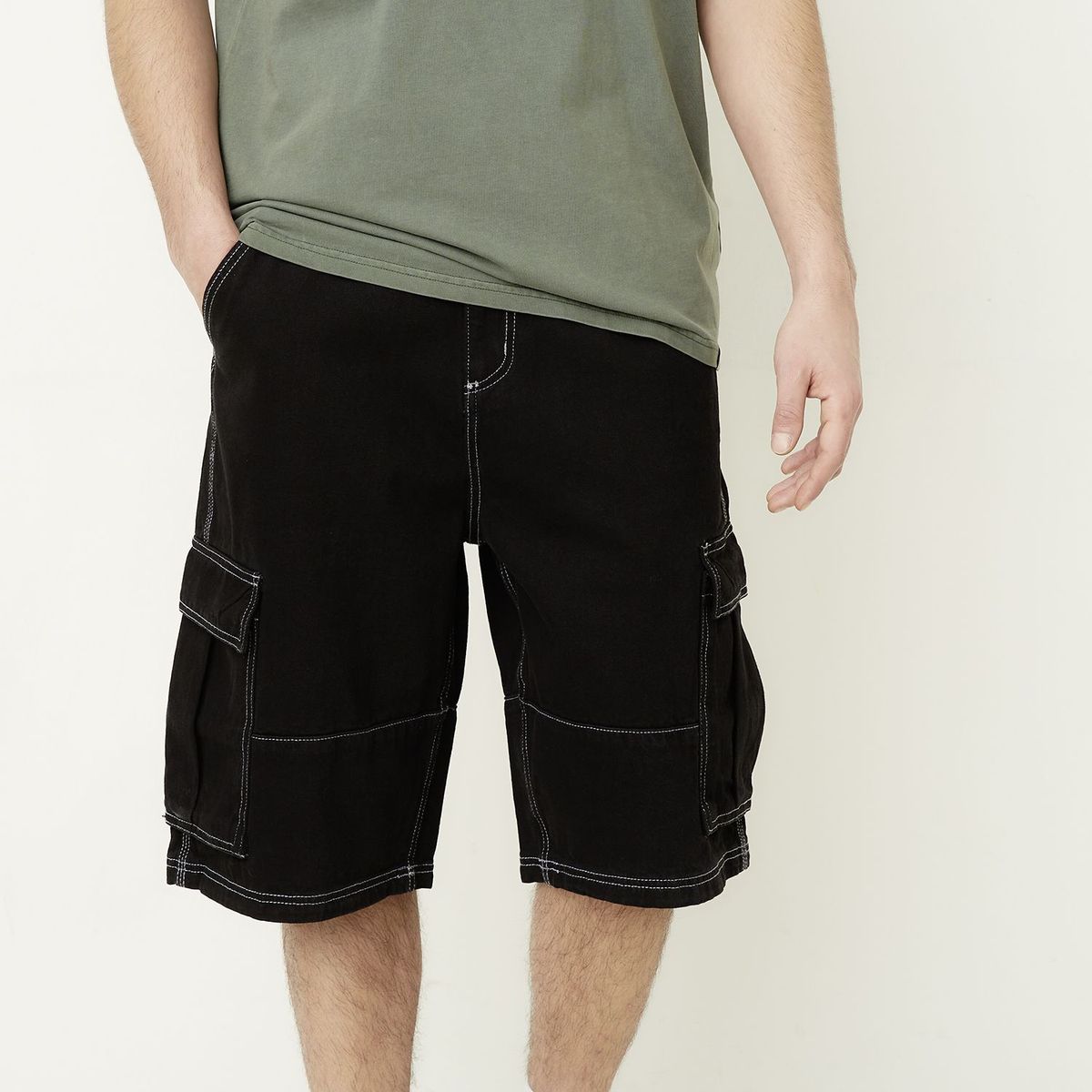 BEARCLIFF - Short Skater Fit Hombre Bearcliff