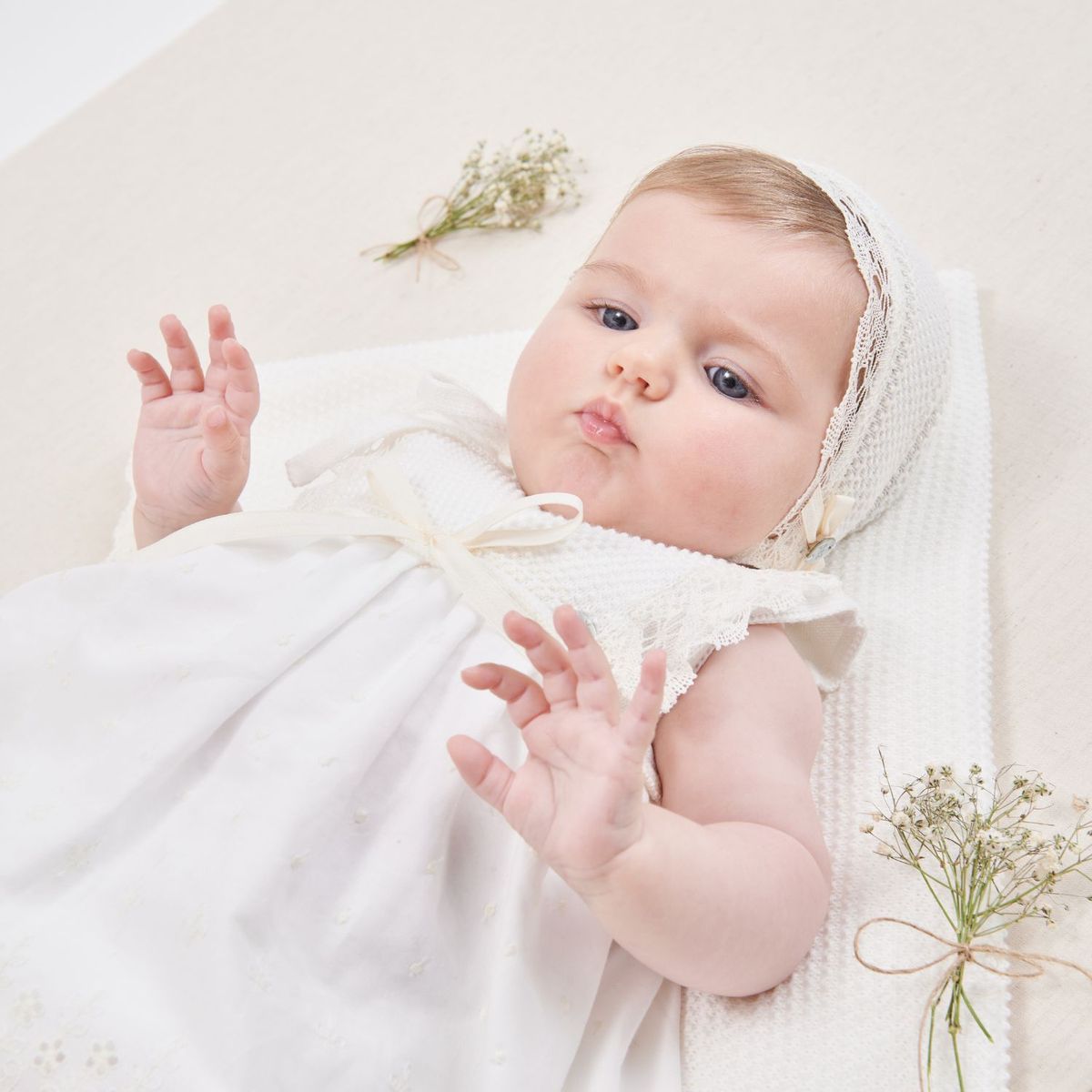 PAZ RODRIGUEZ - Gorro Tipo Capota Bebé Niña Tejido Algodón Paz Rodríguez.