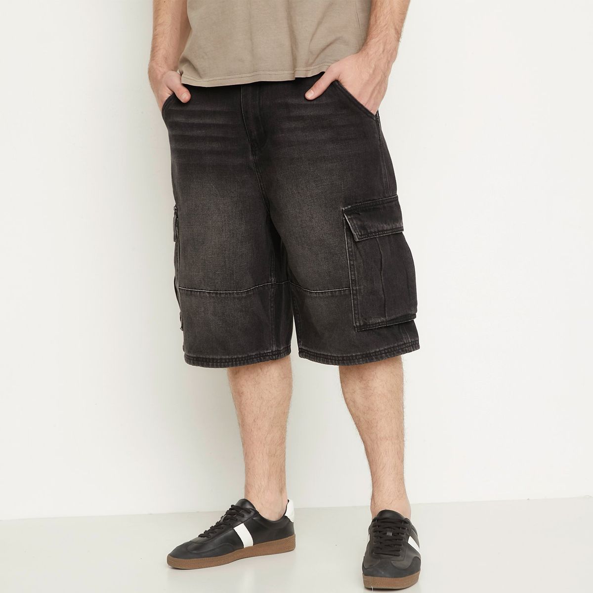 BEARCLIFF - Short Skater Fit Hombre Bearcliff