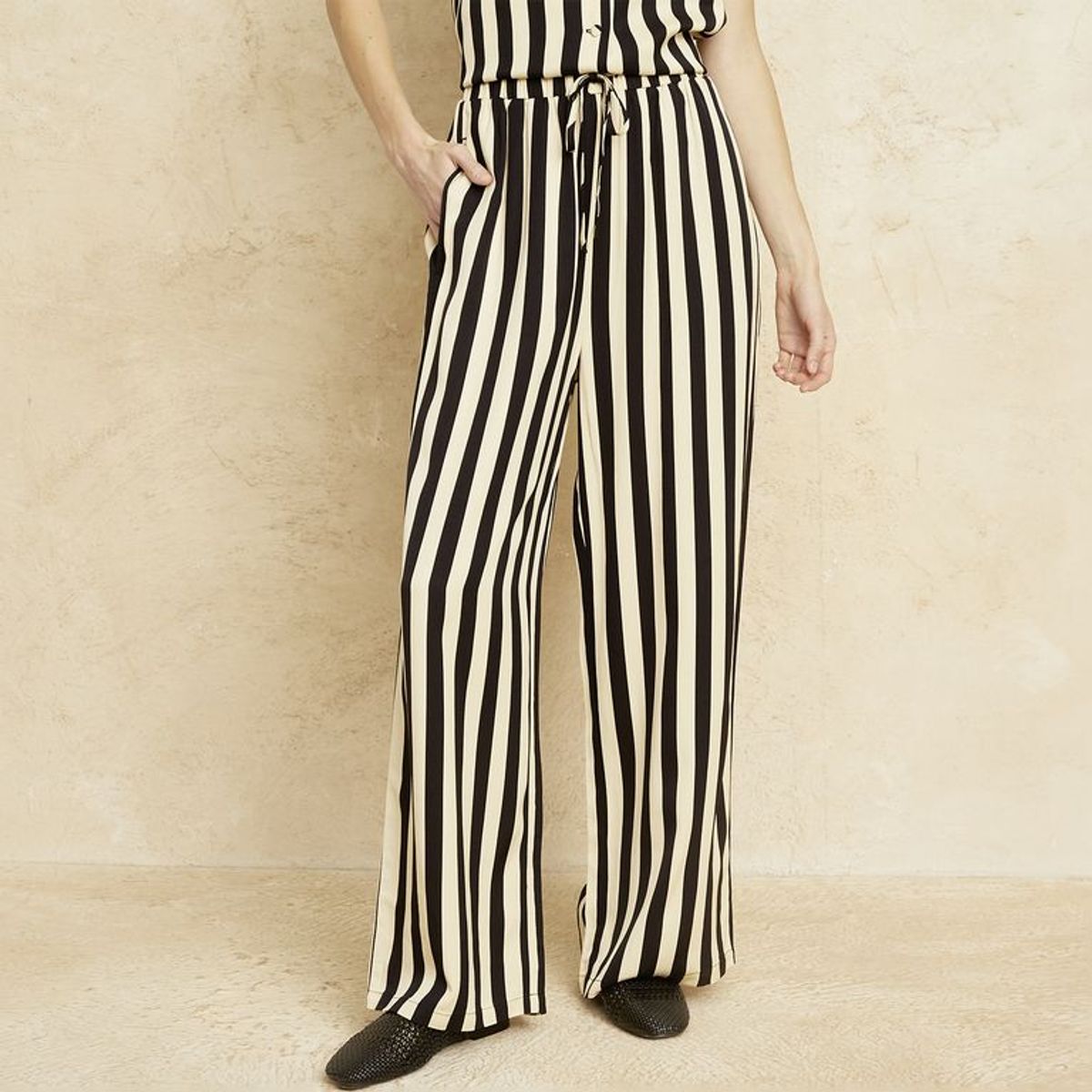 BASEMENT - Pantalón Fluido Tiro Alto Mujer Basement