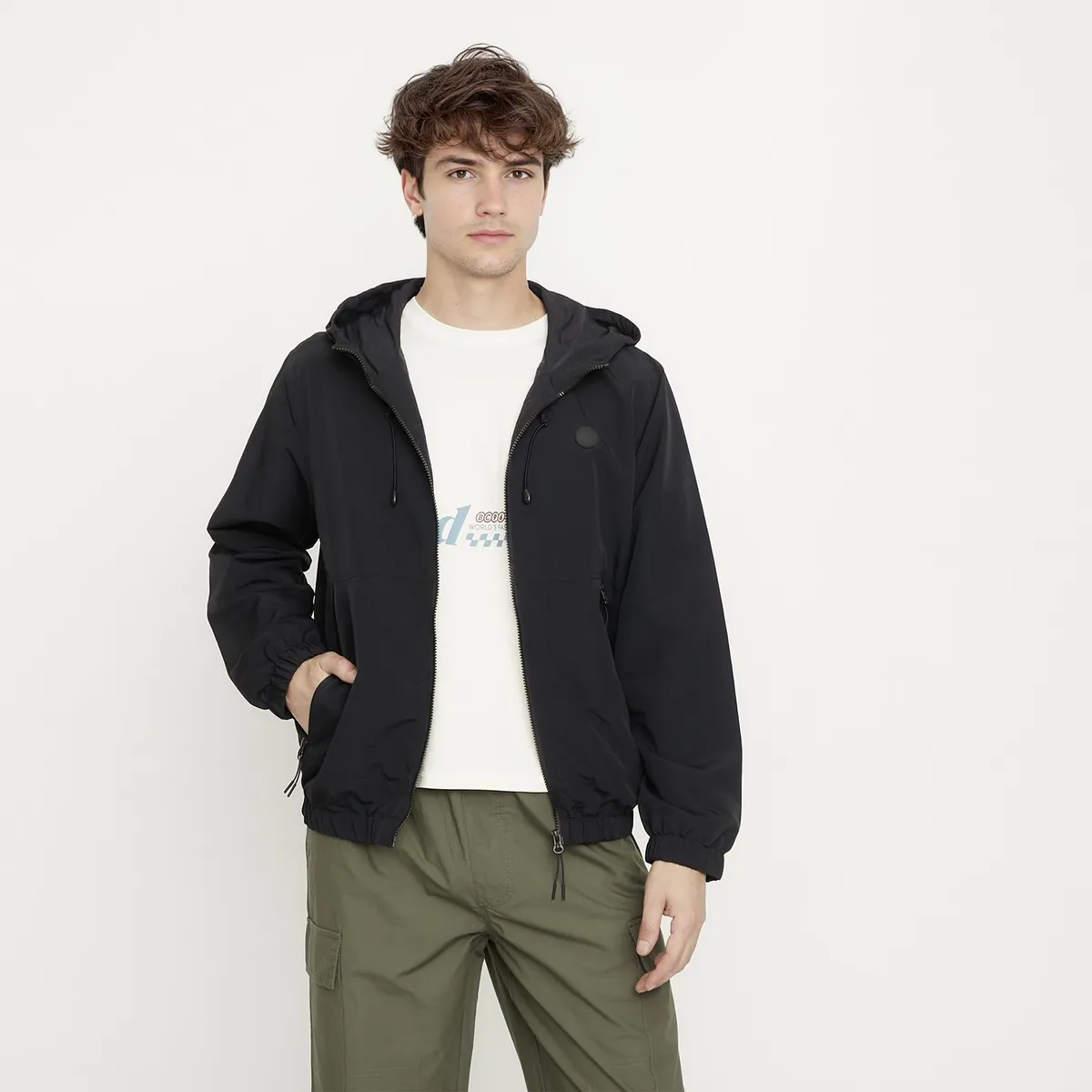 BEARCLIFF - Casaca Cortaviento Regular Fit Hombre Bearcliff