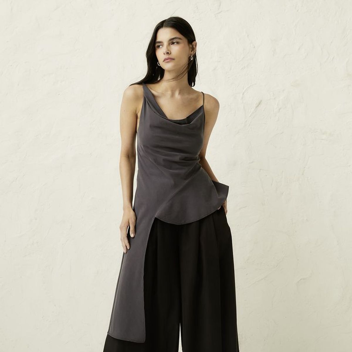 BASEMENT - Polo Sin Mangas Asimétrico Mujer Basement Studio