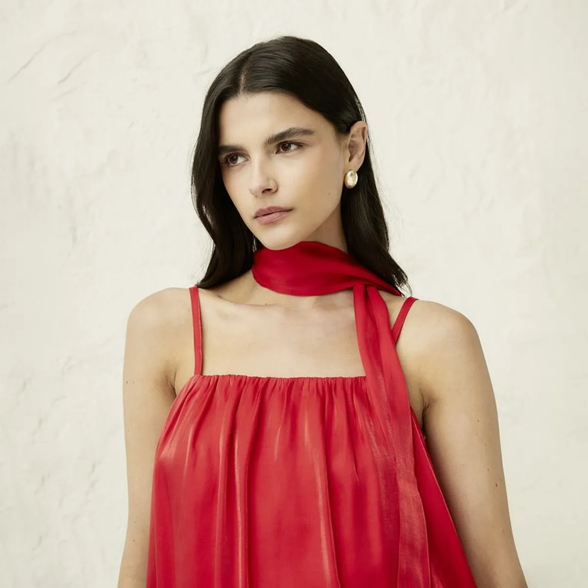 BASEMENT - Top Sin Mangas Mujer Basement Studio