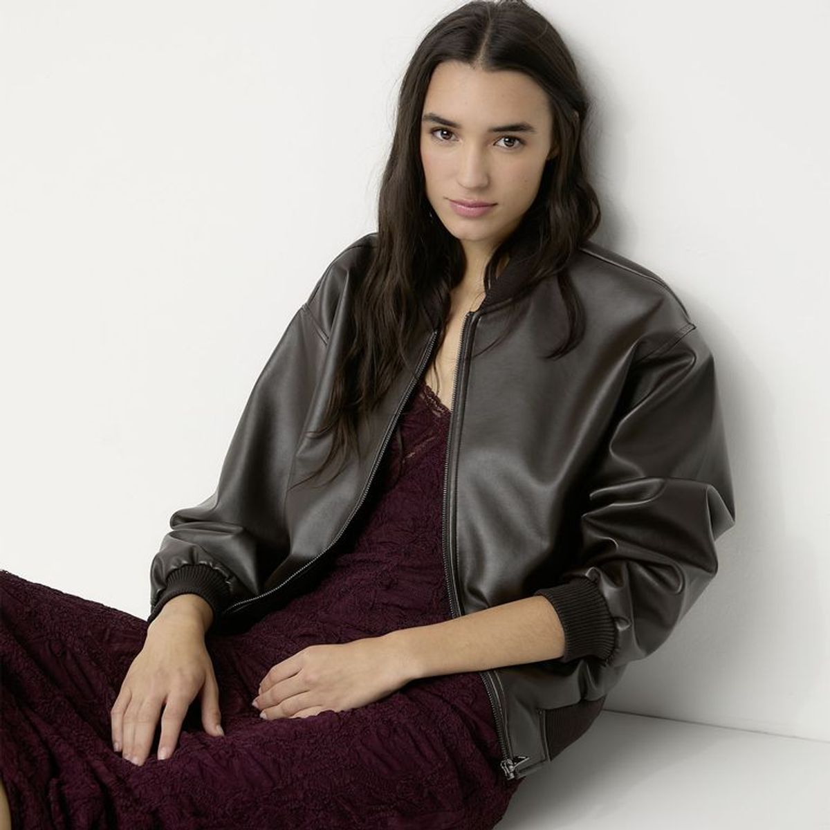 SYBILLA - Casaca Bomber Efecto Cuero Mujer Sybilla