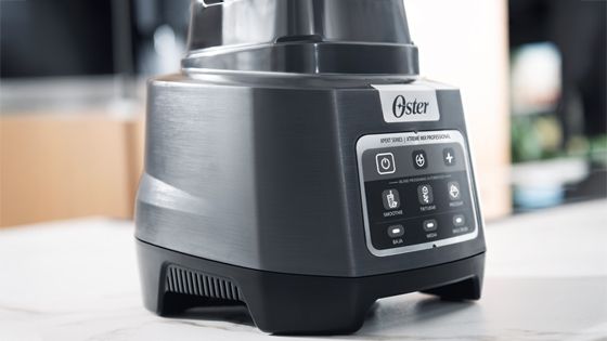 Licuadora Oster Xtreme Mix con programas automáticos iBlend y vaso Blend & Go