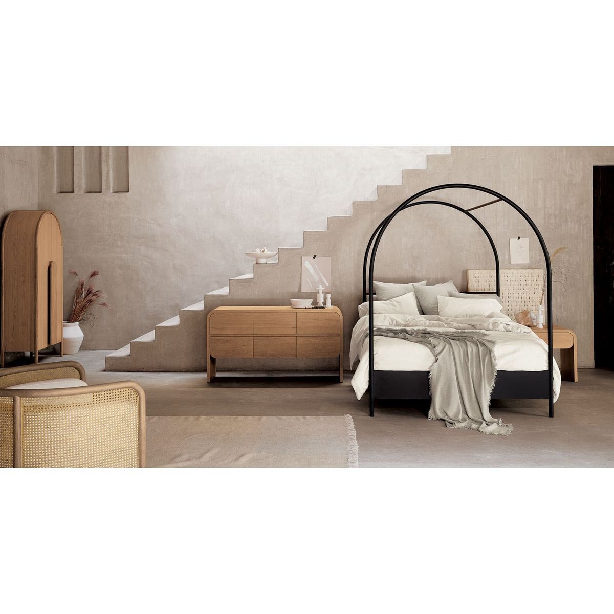 CRATE & BARREL - Cama Canyon Canopy Queen Lean Ford