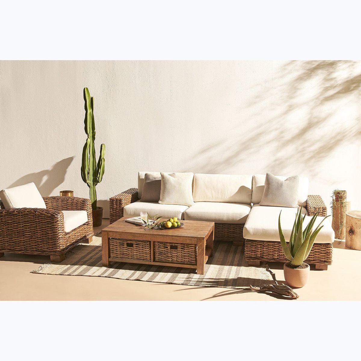 BASEMENT HOME - Juego de Sala de Terraza Kretes: Seccional Derecho, Sitial y Mesa de Centro