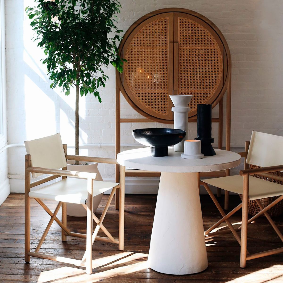 CRATE & BARREL - Mesa De Comedor Para Terraza Willy By Leanne Ford (2 Puestos)