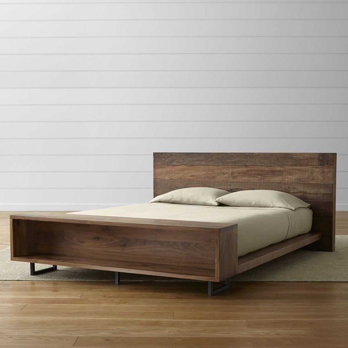 CRATE & BARREL - Cama con Librero Queen Atwood