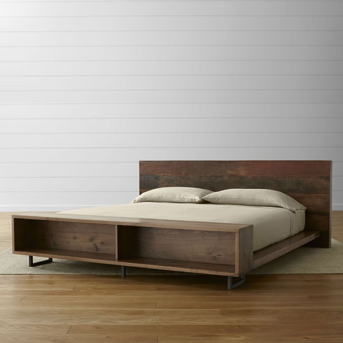 CRATE & BARREL - Cama con Librero King Atwood