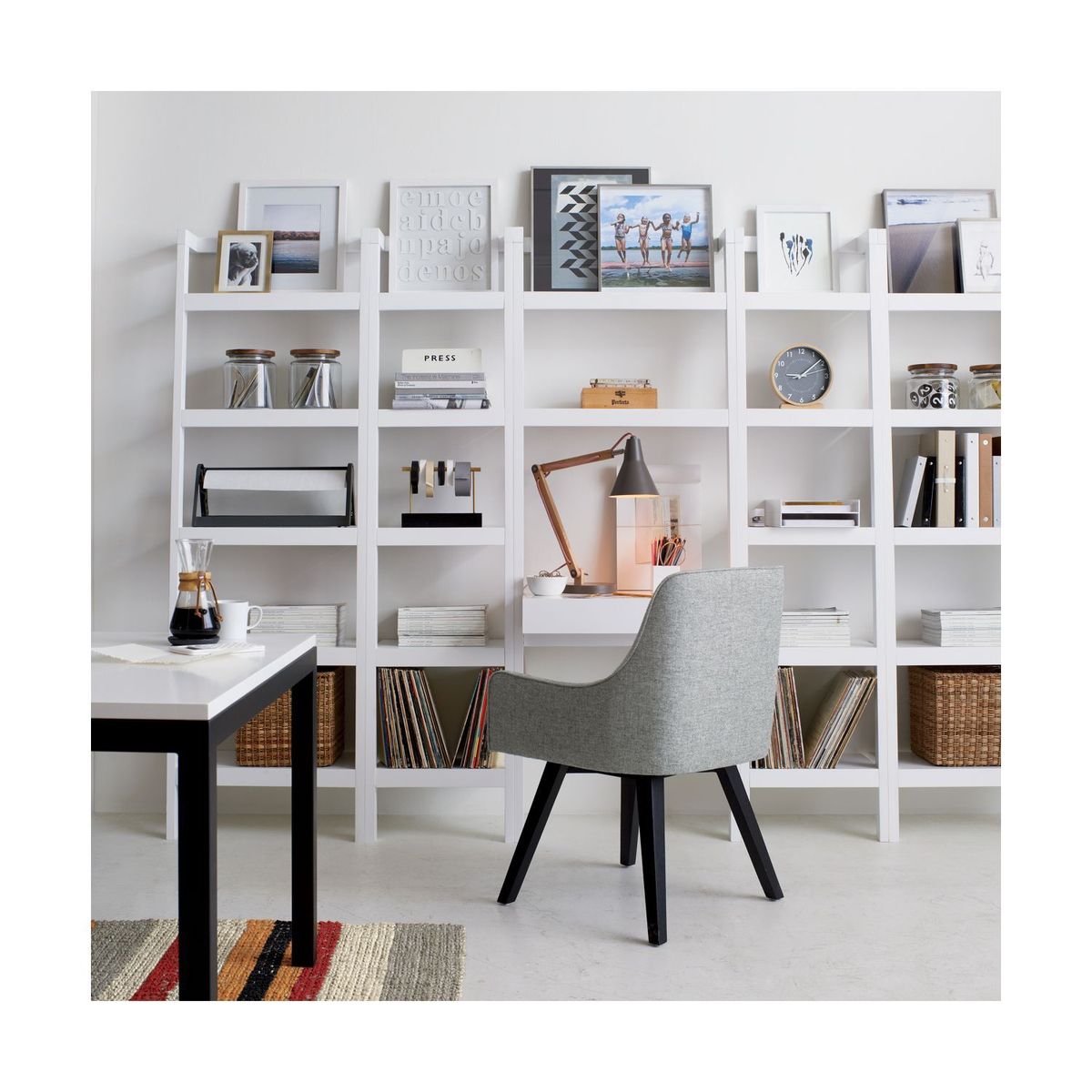 CRATE & BARREL - Escritorio Inclinado Sawyer Blanco