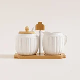 Set de azucarera y lechera de porcelana y madera