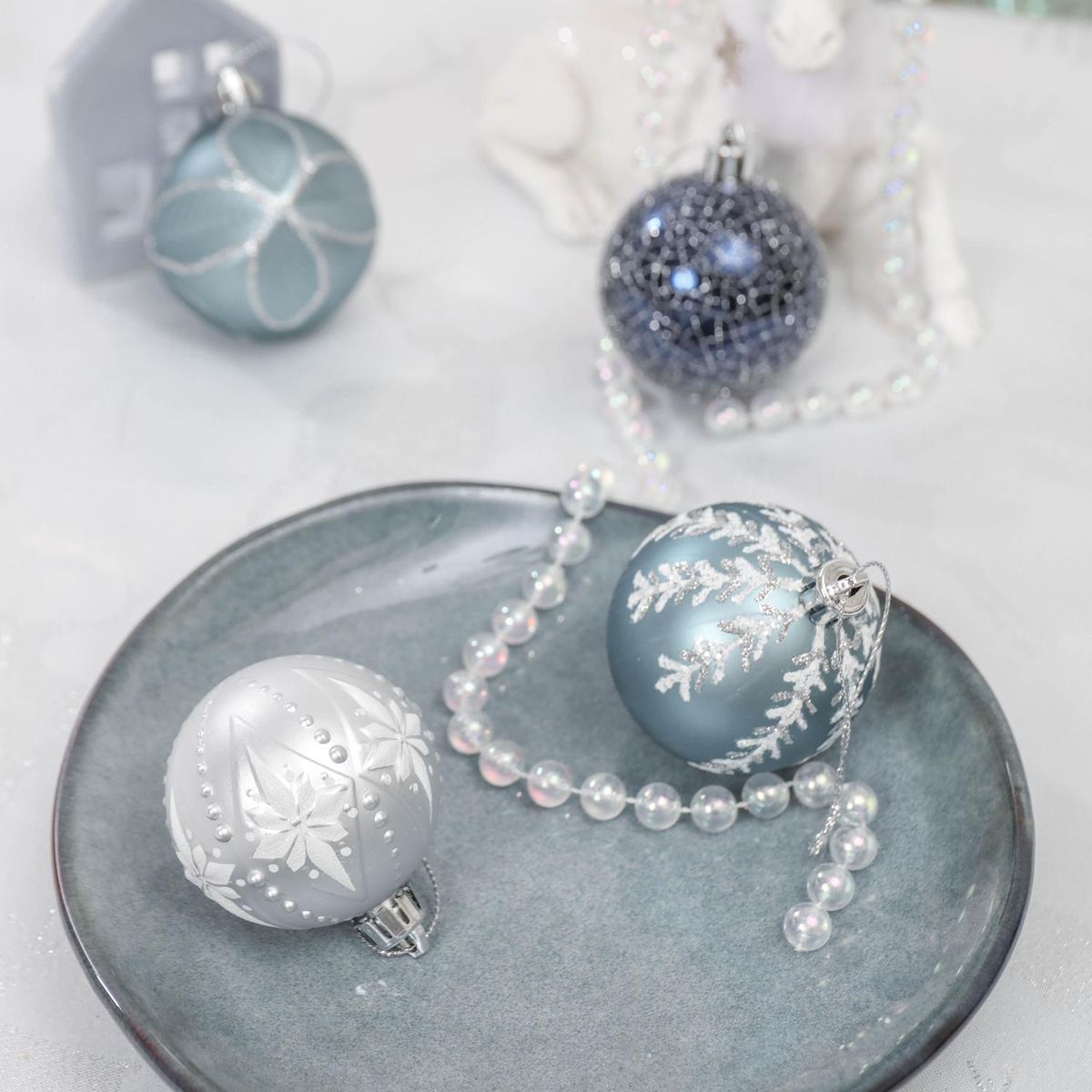 Conjunto de 24 Bolas Natalinas Azuis e Prateadas de 6 Cm Dear Santa, marca Dear Santa - Foto 2