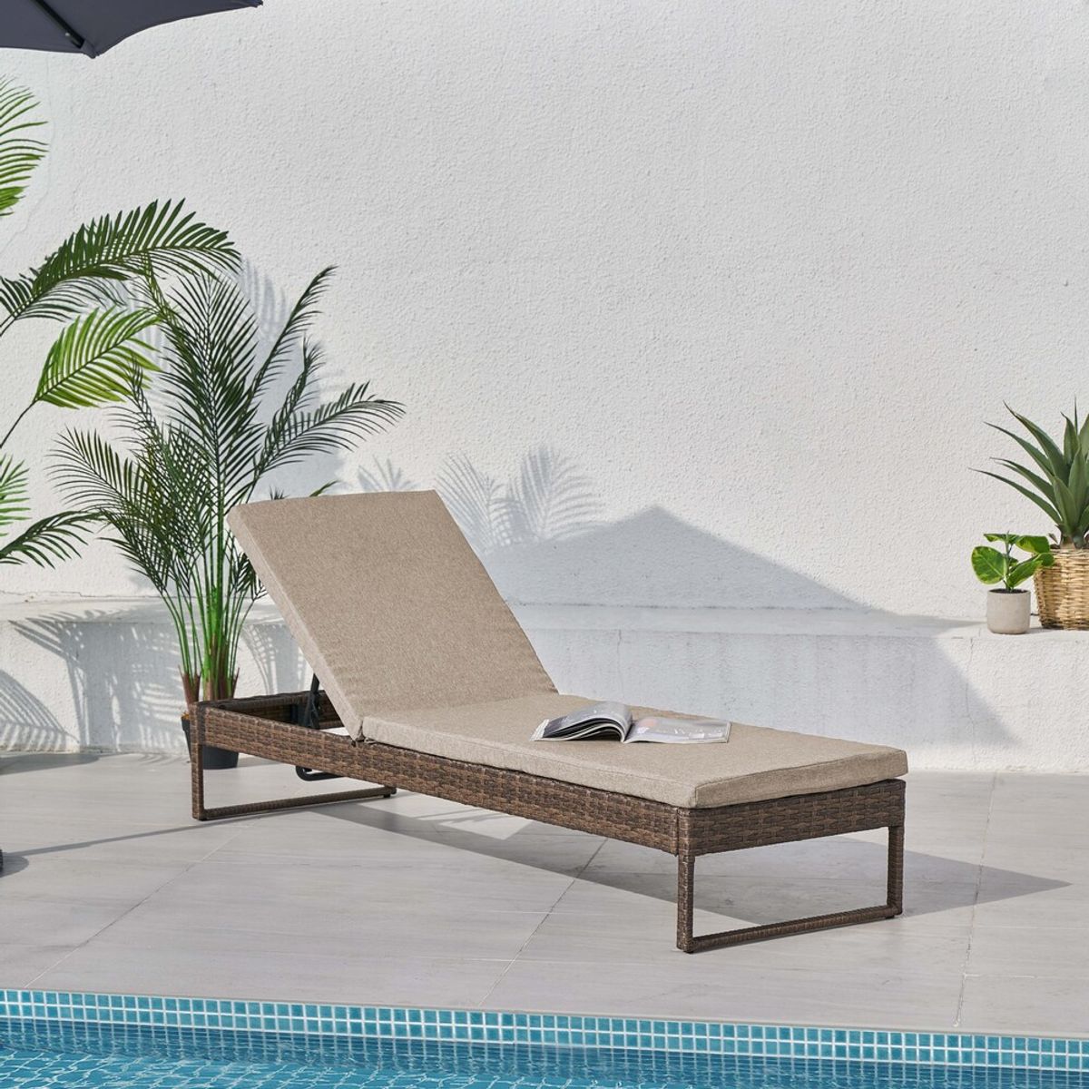 Espreguiçadeira Rattan Cru Just Home Collection, marca Just Home Collection - Foto 2
