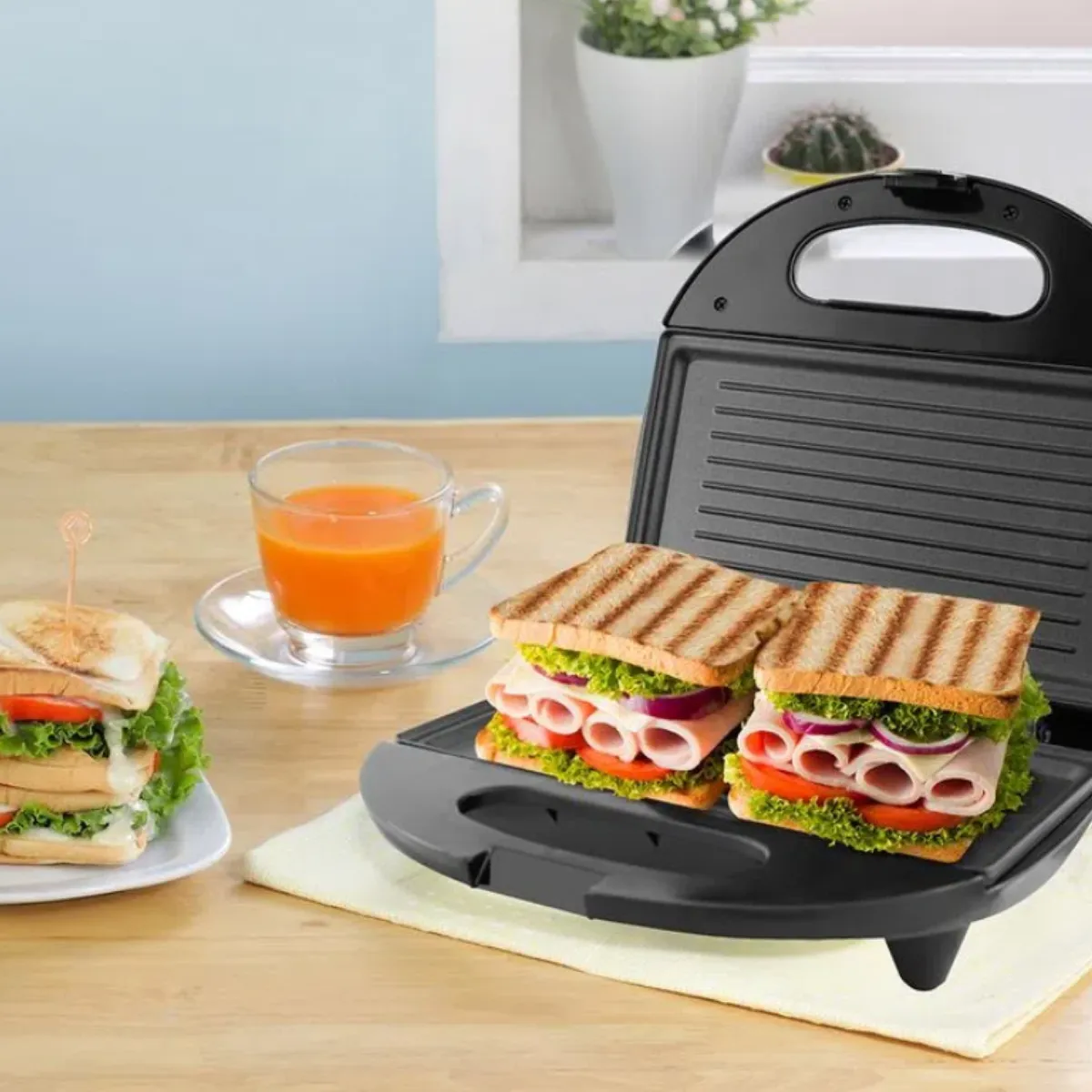 Sanduicheira e Grill Crome Inox 220v, marca Britânia - Foto 2