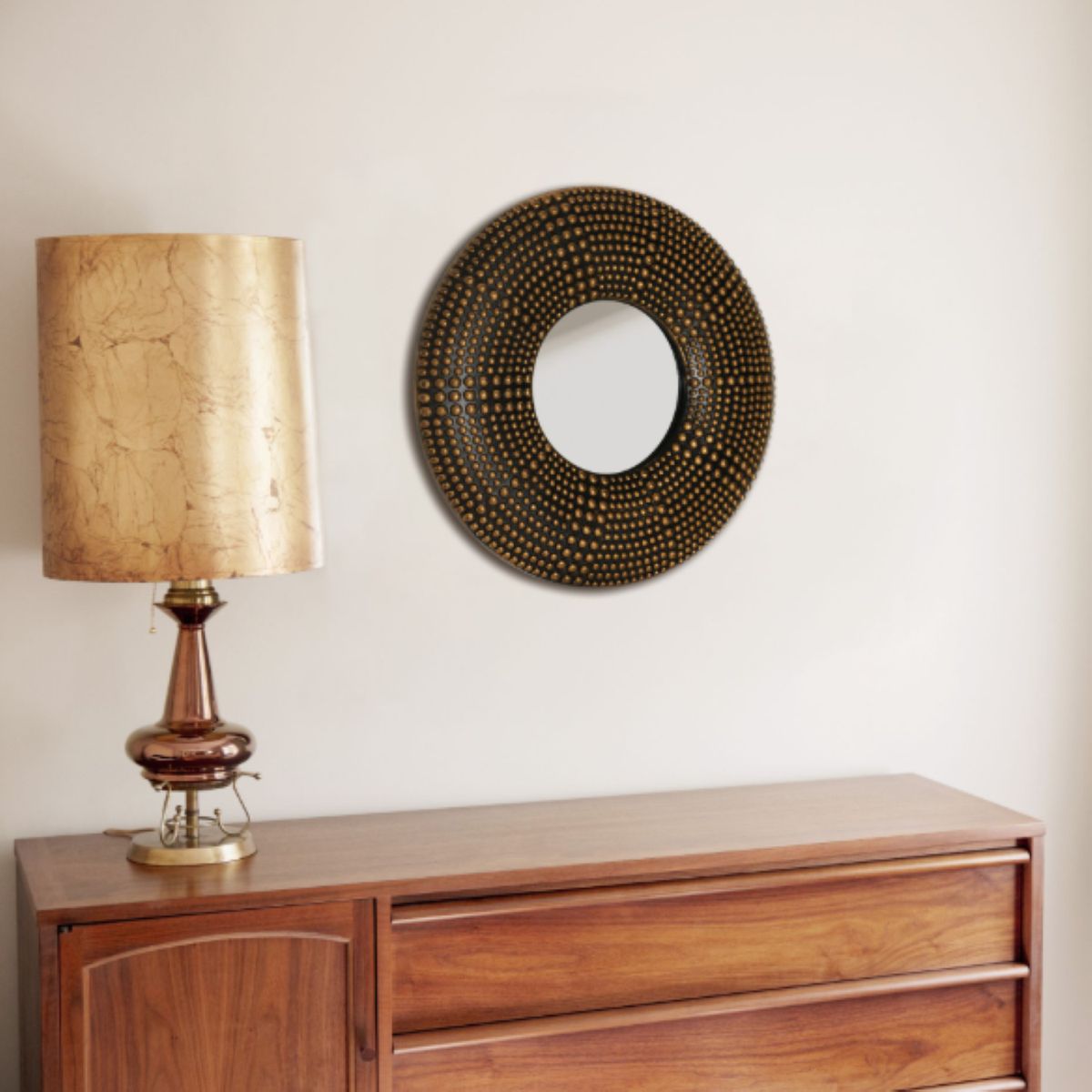 Espelho Decorativo 25cm Redondo Pvc Rebites Dourado Hc, marca Casa Bonita - Foto 2
