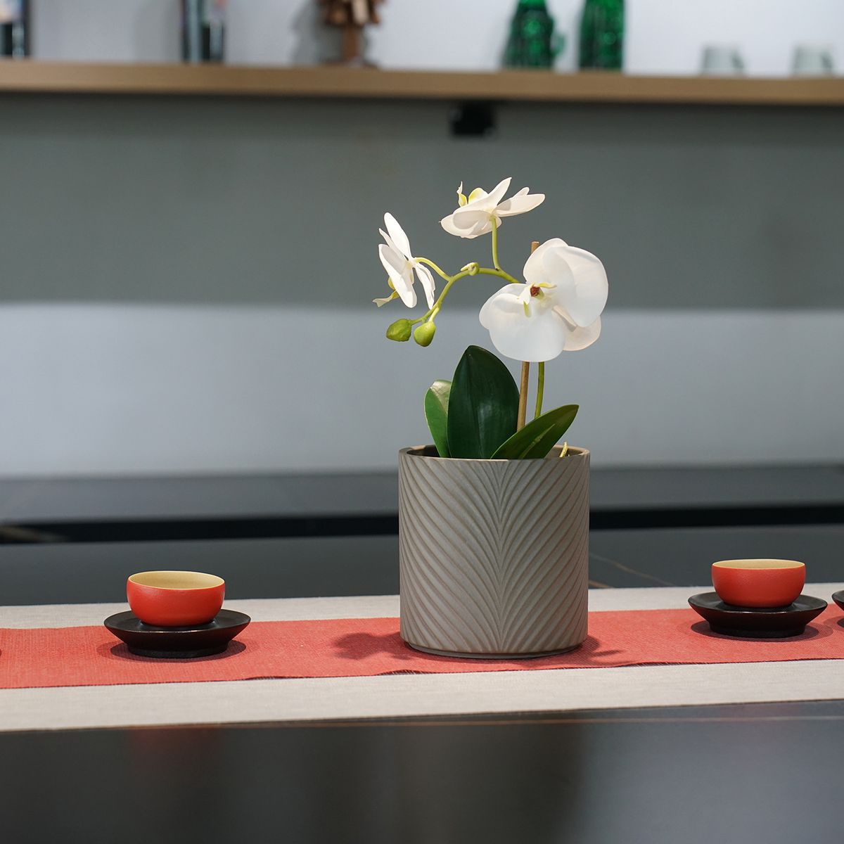 Vaso de Ceramica Flores 13 Cm Folhas, marca Just Home Collection - Foto 2