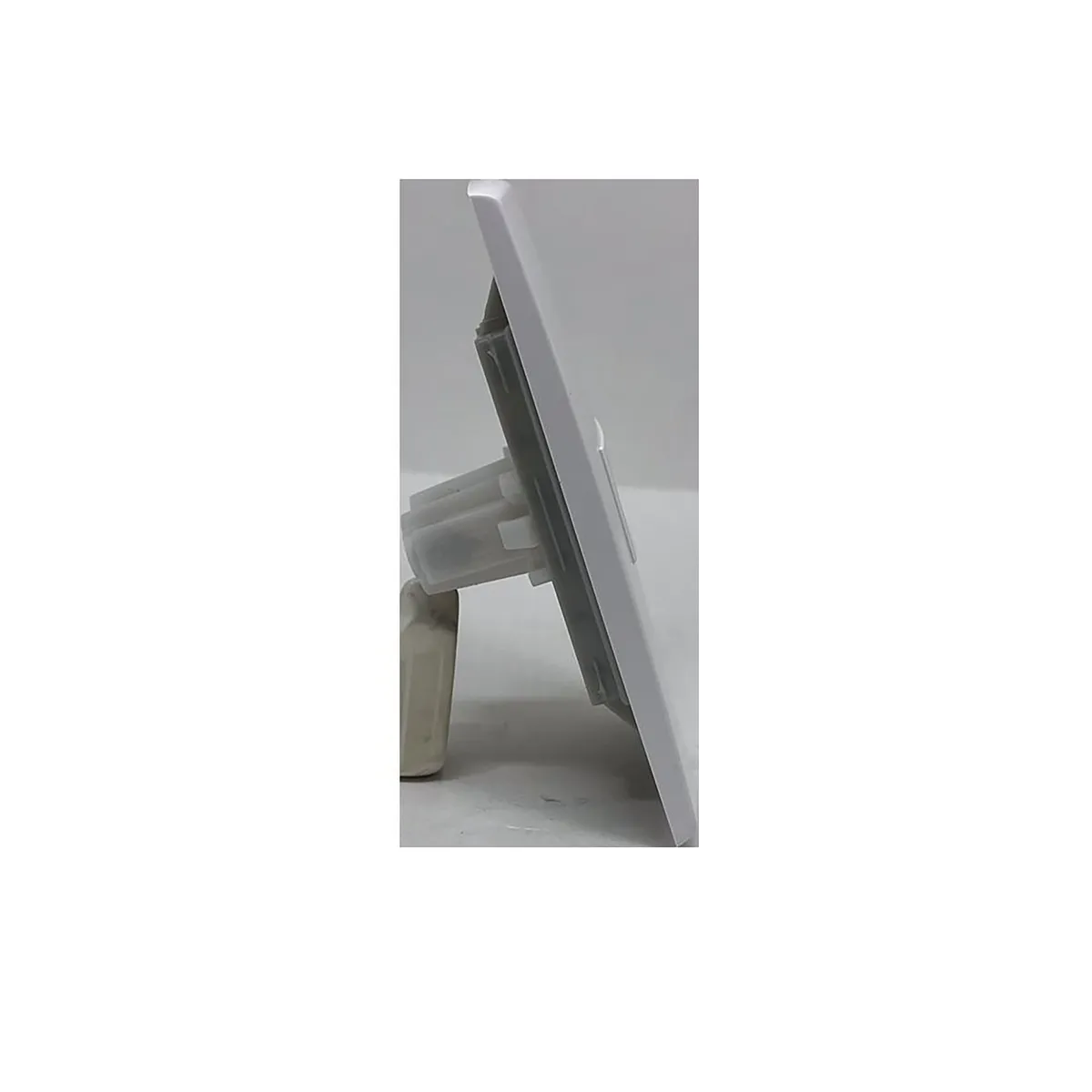 Conjunto 4x2 - Placa + 1 Tomada 2p+t 20a Linha Halux - Branco, marca Sodimac - Foto 2