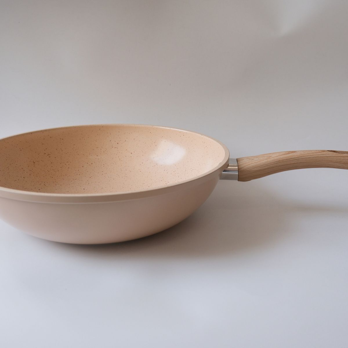 Frigideira Wok 28cm Revestimento Ceramica Max Chefe Bege Fratelli, marca Fratelli - Foto 2