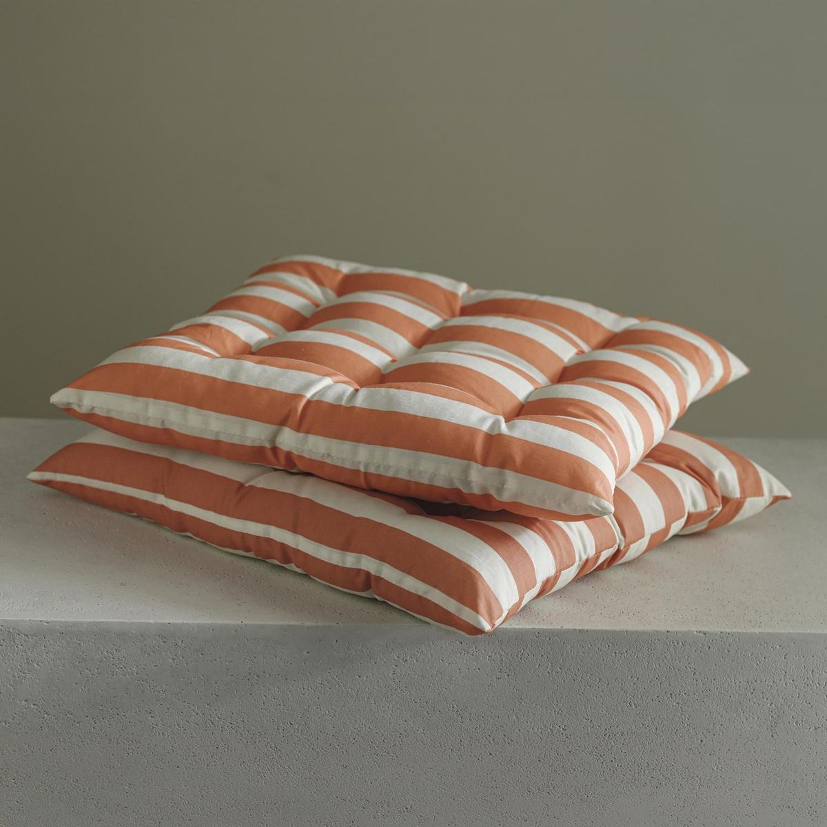 Almofada Quadrada Leve 38x38cm Nr Just Home Collection, marca Just Home Collection - Foto 2